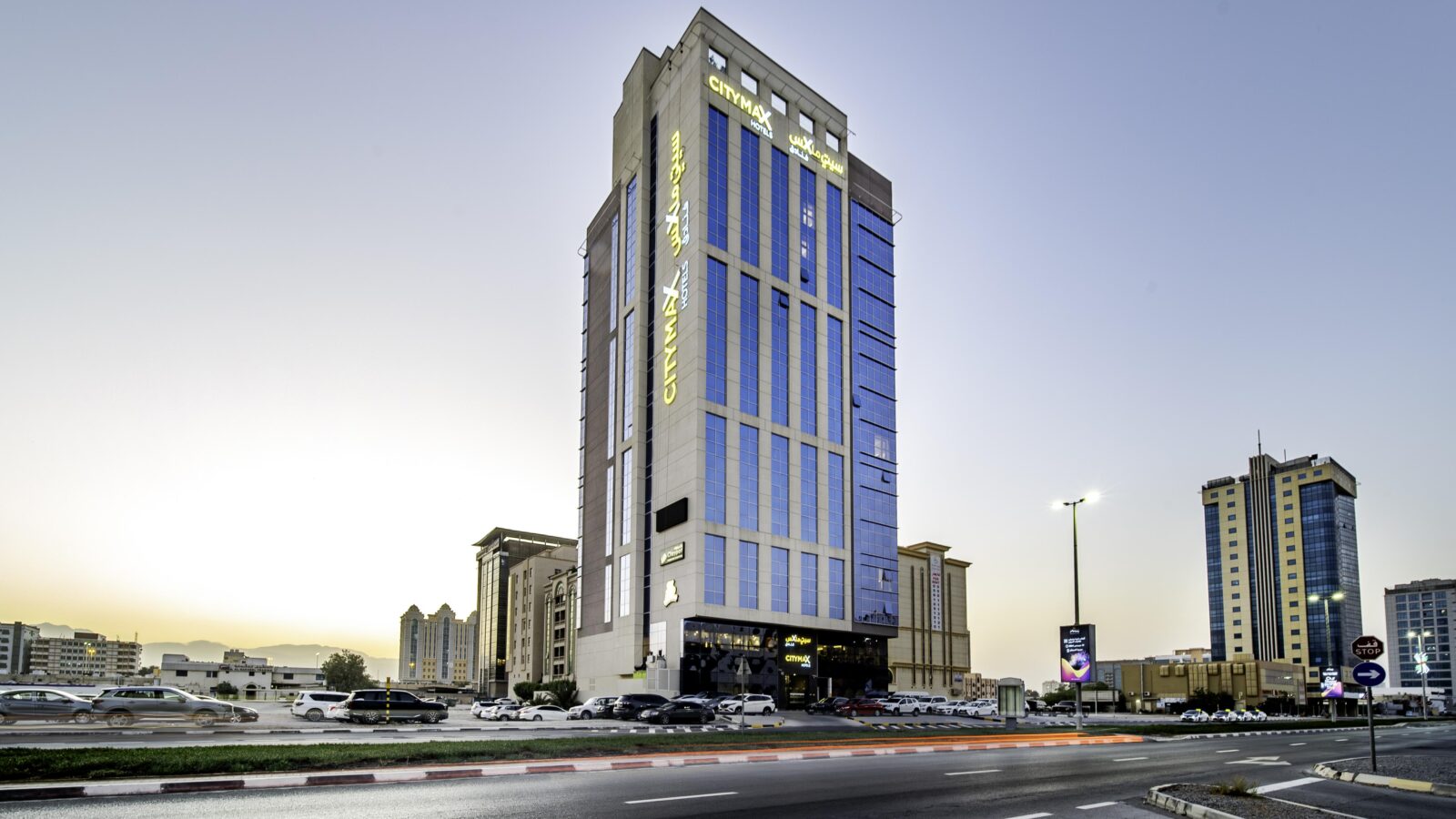 Citymax Hotel Ras Al Khaimah — resort exterior and grounds